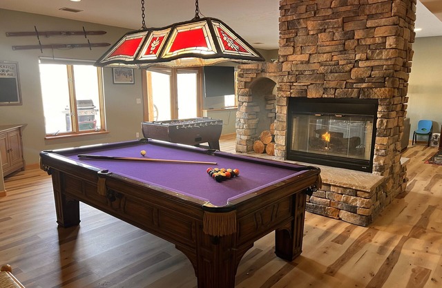 Unique private in town retreat. Hot tub, game room. Vail, Glenwood Springsn
