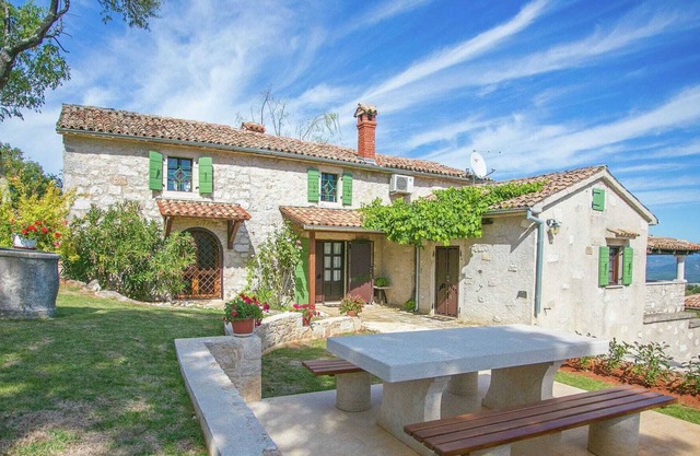 Unique Villa for up to 8 persons, with pool, jacuzzi and beautiful garden