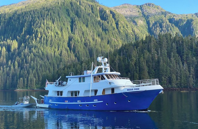 Unique yacht with WiFi in Sitka harbor - 3 bedrooms