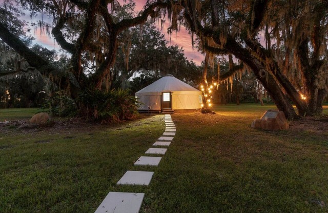 Unique YURT w/Hammock + Games + 21 mi to Disney!