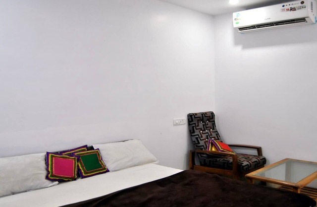 Unit 13 Beautiful and clean room to stay