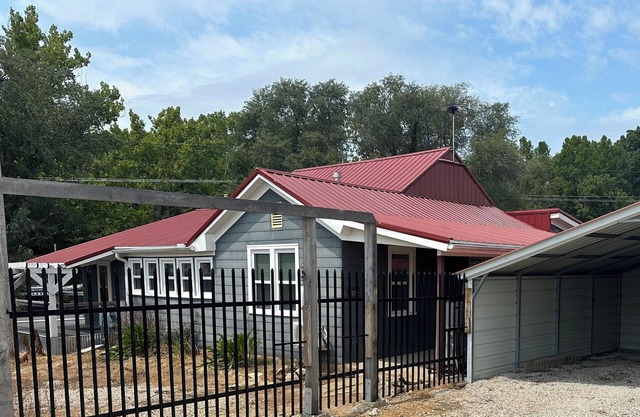 Unit B Country home apartment near Warrensburg