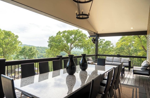 Units Bonnie & Clyde + Jesse James