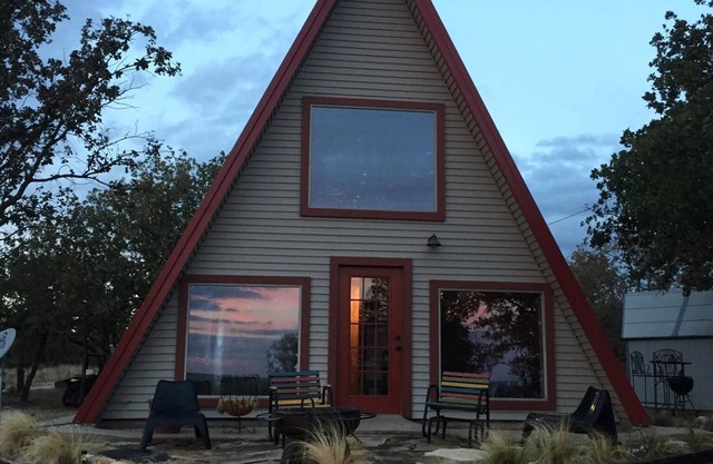 Unplug in nature ! Lake crashers yoga lovers , sunset watchers
