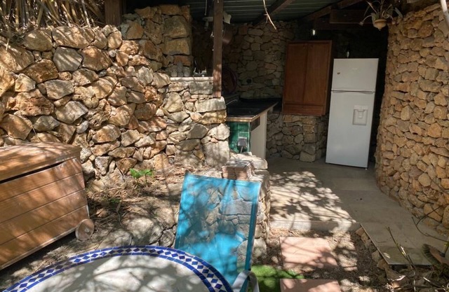 Unusual studio in the countryside