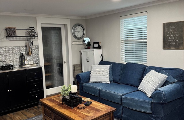 Unwind@839 says it all! Charming cottage in Lodi, a wine country destination.