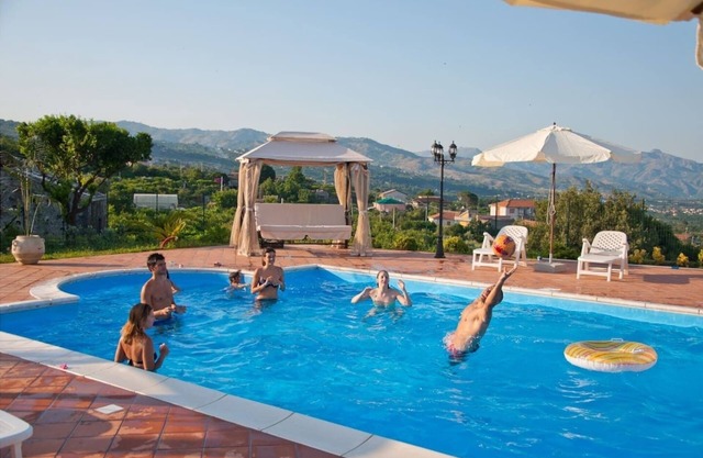 Up to 16 guests - swimming pool-garden - BBQ -wi-fi - 3km sea by "SunTripSicily"