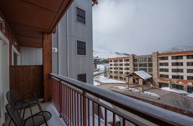 Updated 1 Bedroom In Mountaineer Square Condo - No Cleaning Fee! by RedAwning