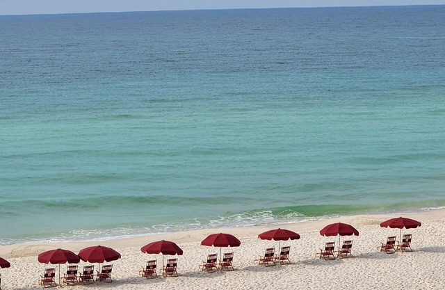 Updated/Clean Windemere Beachfront Condo/Beautiful views on uncrowded beach!