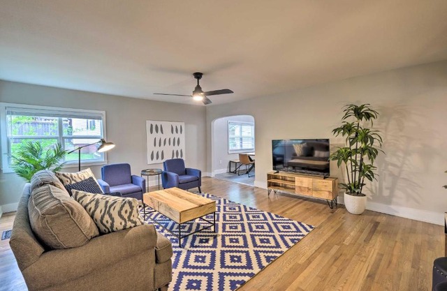 Updated Fayetteville Home Less Than 2 Miles to UArk!