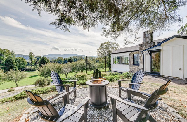 Updated + Modern Waynesville Cottage w/Fire Pit