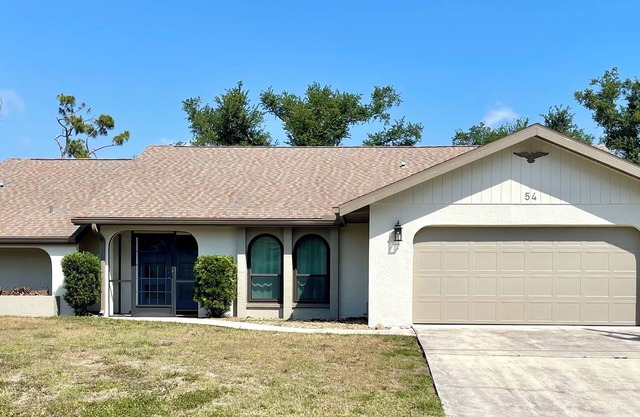 Upgraded and updated Villa in Tranquil Neighborhood
