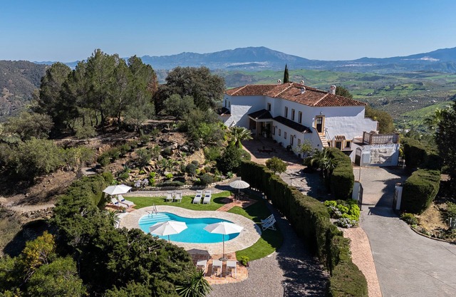 Upgraded Villa Retreat with Pool and Epic Views