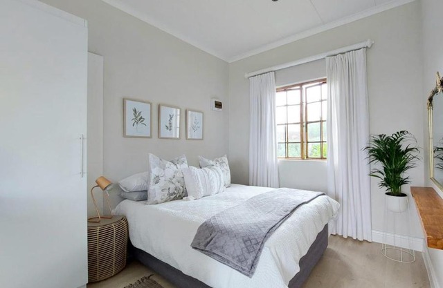 Upmarket off grid cottage on organic farm in secure estate