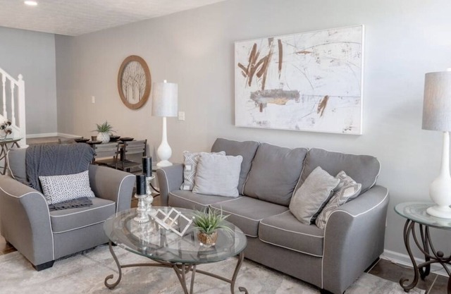 Upscale 2BR Modern Condo Downtown Fishers