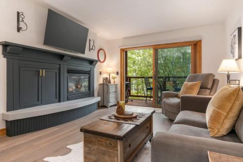 Upscale Couple's Getaway Hot Tubs
