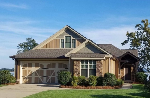Upscale Lakefront Home