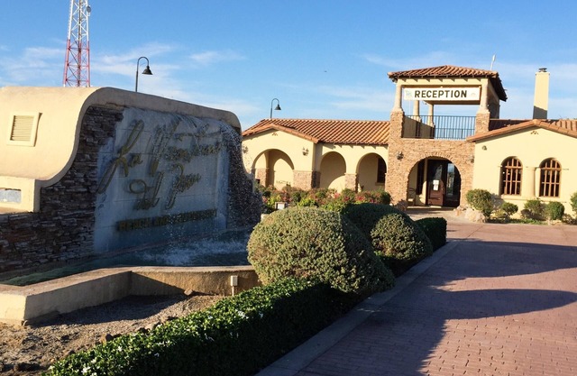 Upscale Pet Friendly Three Bedroom Condo, Free Wifi & Golf,