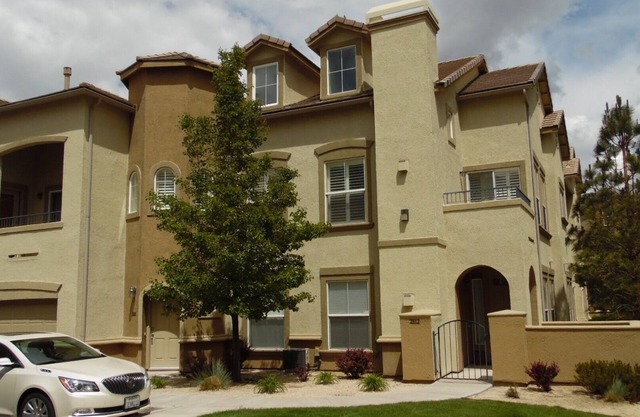 Upscale Townhome in gated community off Mt. Rose