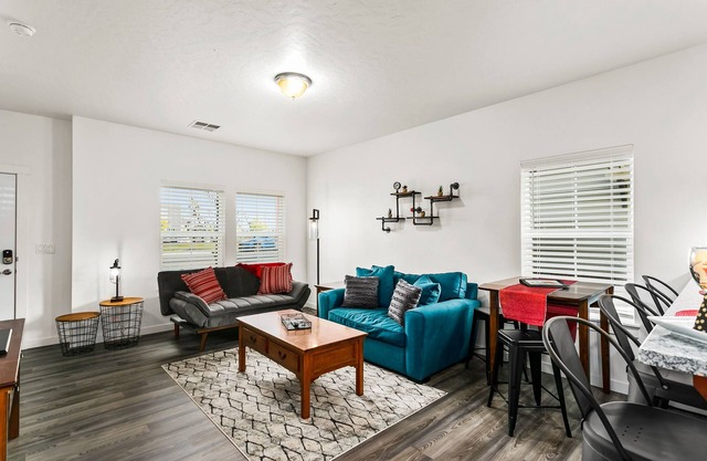 Upscale Townhome | Near The Village & Boise Mall-67