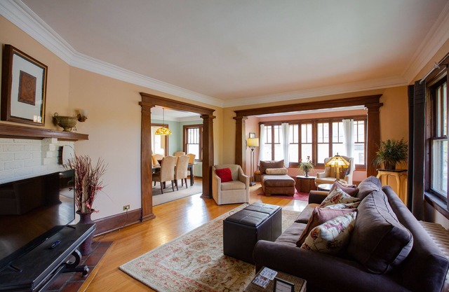 Uptown 4BR steps to Lake Calhoun, near Downtown&Mall of America, Garden Patio!