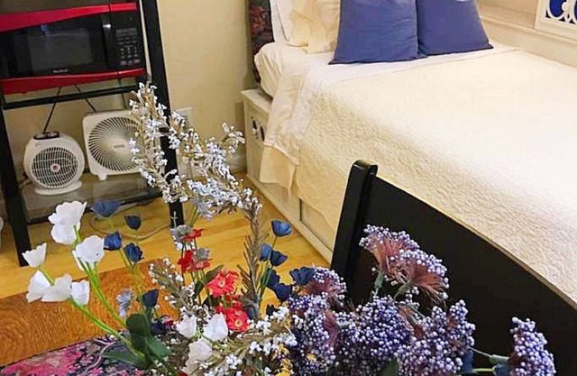 Uptown Dallas - Comfy Studio #8, WiFi, Parking, Near Restaurants & Shops & Safe