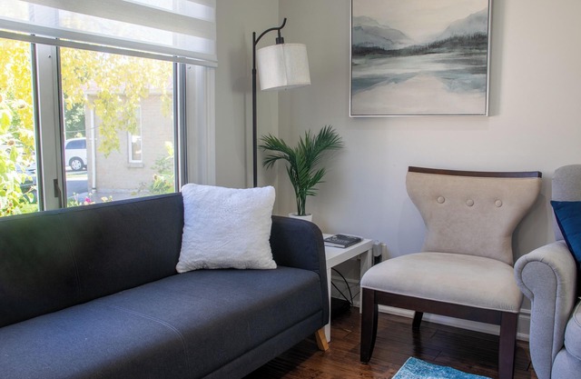 Uptown Oasis Home near Pearson Airport
