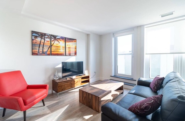 Urban 2BR Apt with GYM near Dalhousie University