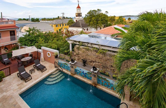 Urban Sanctuary Near Waterfront Dining, Shops, Art, and Christiansted Tours