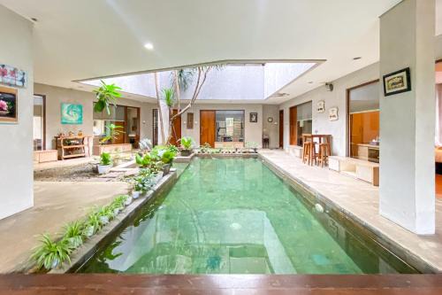 Urbanview Hotel The Lodge Karawaci