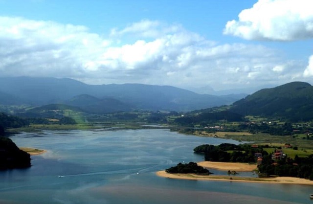 Urdaibai Sokaire of Mundaka