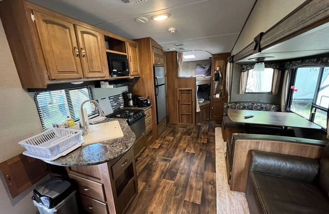 US caravan Springdale with bunk bed (max. 4 pers.)