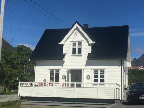 Utsiktsperle på Reine I Lofoten