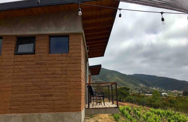 UvaUva 2 | Eco-retreat. King size bed/balcony