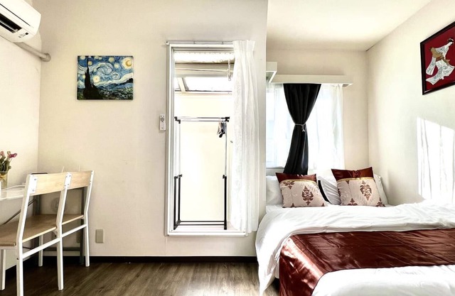 V304* Shinjuku-Okubo station 2min great location/cozy room