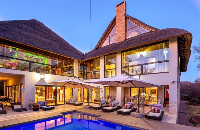 Vaal River YOLO Spaces - Vaal River Bush Villa