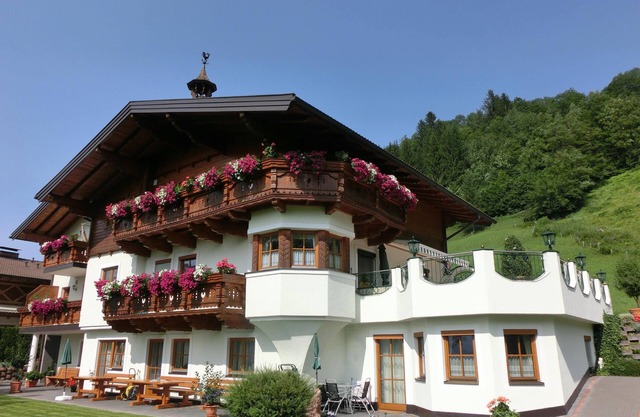 Vacation Apartment Landhaus Gruber with Mountain View