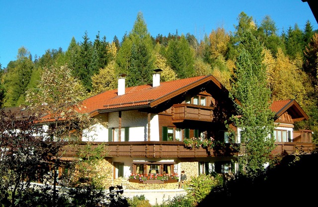 Vacation apartment 'am Oberen Rain', cozy 2-room apartment with mountain view at the edge of the forest