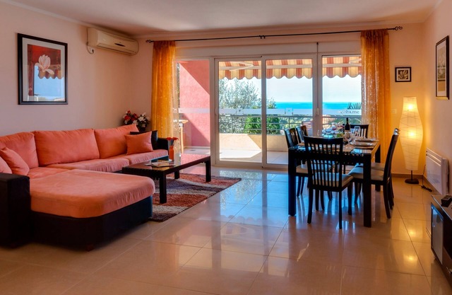 Vacation apartment/apartment for 6 guests with 97m² in Utjeha (29626)