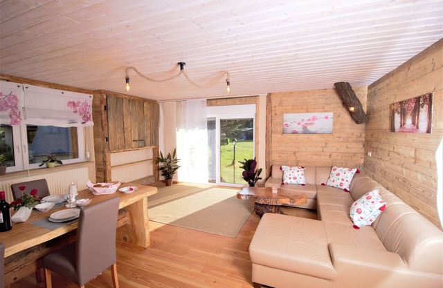 Vacation apartment/apartment for 6 guests with 96m² in Oybin (95120)