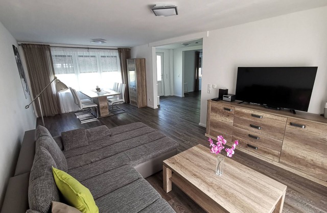 Vacation apartment/apartment for 4 guests with 100m² in Butjadingen (120951)