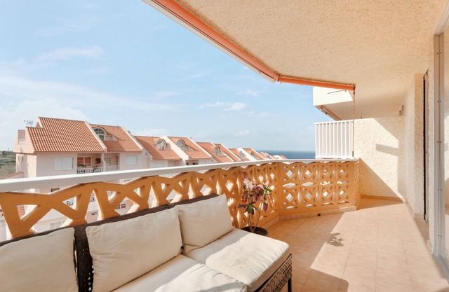 Vacation Apartment 'Luminoso Piso Con Vista Al Mar' with Sea View, Private Pool and Wi-Fi