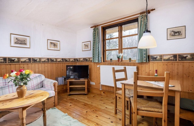 Vacation apartment Neubukow with gallery - Ferienhof Schwalbennest OFC 24