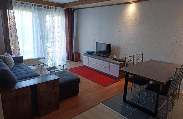 Vacation apartment on the lake. located directly on the circular trail around the Aartalsee.