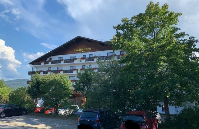 Vacation apartment "Waldbaden" in the Landhotel Seeg - apartment, living room/bedroom