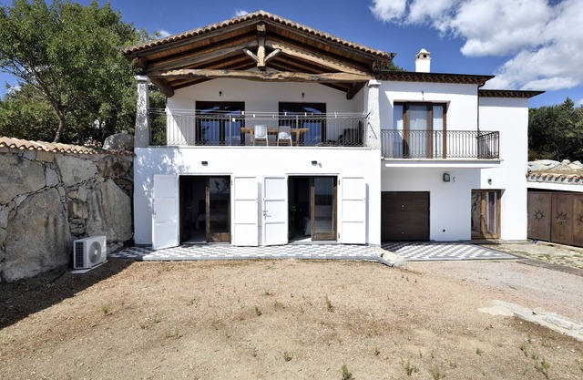 Vacation home 'Ami' with sea view, private terrace and shared garden