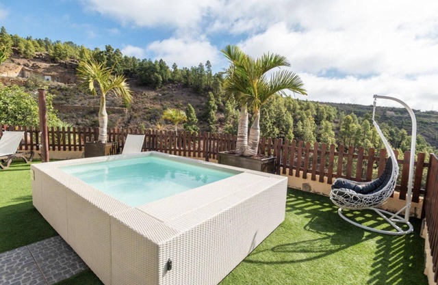 Vacation Home 'Añaterve' with Sea View, Private Pool and Wi-Fi