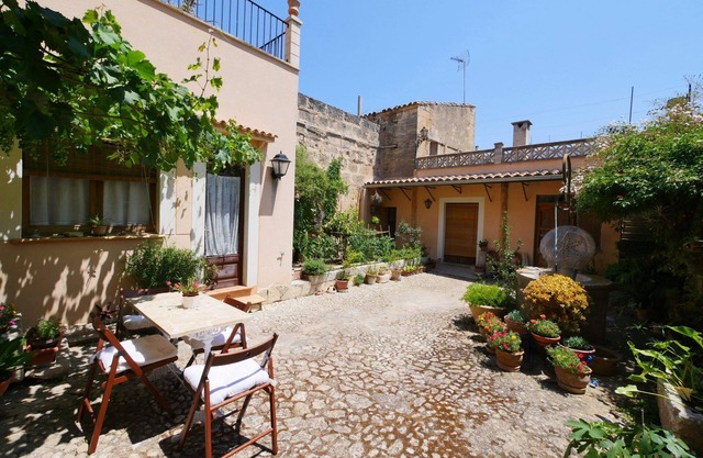 Vacation Home Colomer with Balcony, Wi-Fi & Garden
