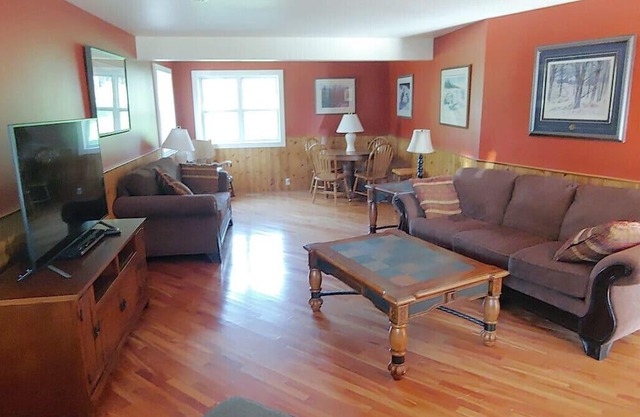 Vacation Home Port Loring ON on OFSC Trails