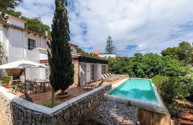 Vacation Home Villa Cala Padri with Pool, Wi-Fi, A/C, Terrace & Garden